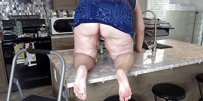 Big boobs mature cleaning lady on step ladder &amp, on counter showing her wet juicy pussy &amp, giant ass close up - xhamster bbw maid