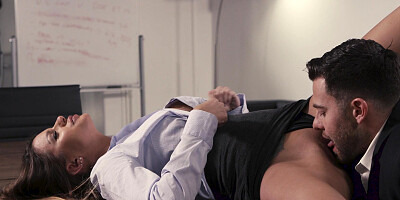 Busty milf Brooklyn Chase banging her office co-worker