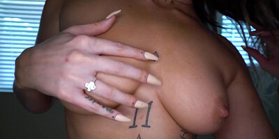 Mia Keys gets massaged and jizzed on by Bruno Dickemz
