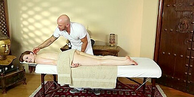 Siri was very tensed and in a bad mood before her masseur gave her what she needed