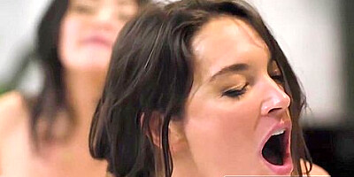 Fast Pussy Rubbing Clip With Scarlet Rebel And Scarlett Alexis