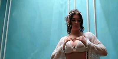 Aria Taylor takes a break and undresses before orgasming