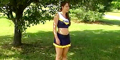 Cute cheerleader enjoys a kinky bondage porn action