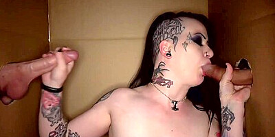 Lol - Eats Men In A Box - Mallory Maneater