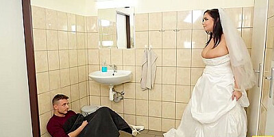 Locked Wc Adventure With Buxxom Bride - Sofia Rae