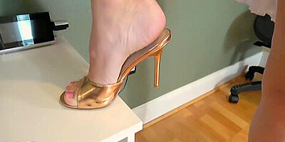 E11: Mules! Mules! Mules! Modeling Playing & Foot Fucking In High Heeled Mules