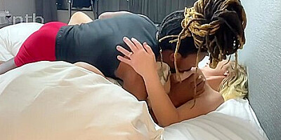 Ntb Ir Krtvl Blonde Bride Sheds Her Wedding Dress For A Rom