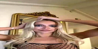 Lindsey Pelas is a sumptuous, blondie dame who loves to be wild in front of the camera