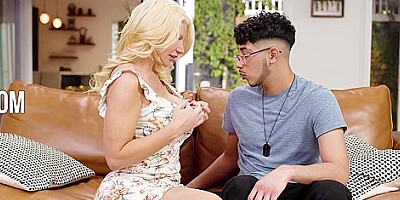 Brittany Andrews - Mature Stepmom Milf Has A Stepson Fantasy