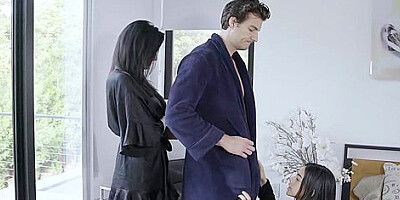 Reagan Foxx In Stepma Used As Surrogate For Harmony