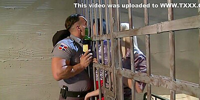 Angel Pink And Jessica Moore - And Seduce Corrections Officer