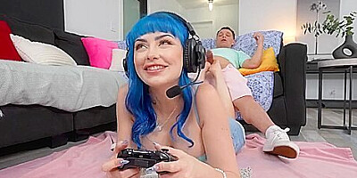 Jewelz Blu - Gamer Girl Takes Dick