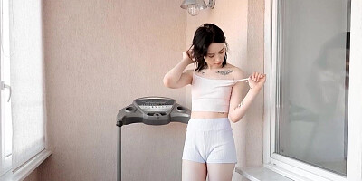 Tattooed pale girl is all about that solo masturbating sesh