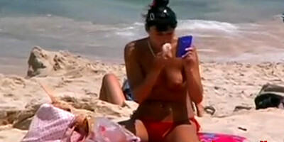 Man turns camera on to film naked MILFs on the beach