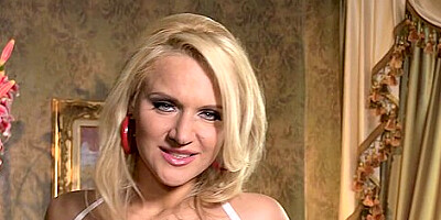 Dolly Busts Out - Dolly Fox - Scoreland