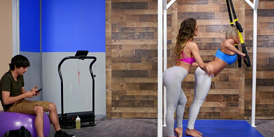 Roundass yoga cougar blowing and riding little guys dick
