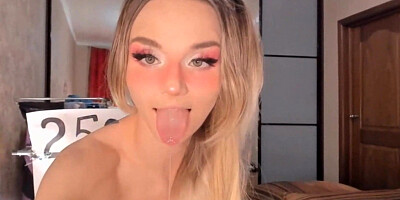 Teen Fingers And Rubs Her Tight Pussy