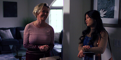 Big tits MILF dived in Asian teens pussy