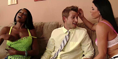 Horny guy can't resist Diamond Jackson & India Summer lovely pussies