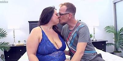 Amanda Thickk In Fat Babe Enjoys A Stiff Cock
