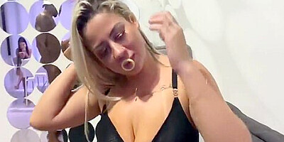 Beatriz Sampaio - Resenha Entre Amigos Na Casa Da Loira Termino Em Muito Sexo Anal 6 Min