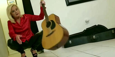 Nasty blond mature in footwear with high high-heeled shoes, Ms Paris Rose is urinating on the floor