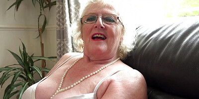 AuntJudysXXX - Your Horny GILF Landlady Mrs. Claire Lets You Pay Rent in Cum - POV