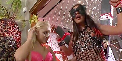 Divine dusky MILF India Summer comes with a blowjob
