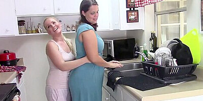 Whitney Morgan - Dieta Darling Humping Her Friends Mom Big Butt