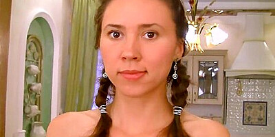 Elegant kitten is gaping wet vagina in close up and cumming