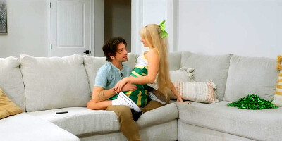 Cheerleader Ryley Star Makes Dicks Stiff