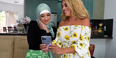 Peter Green gets easy access to Violet Gems pussy