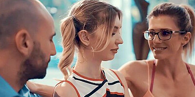 Mackenzie Moss In Stepdaughter In Forbidden Banging Stepparents