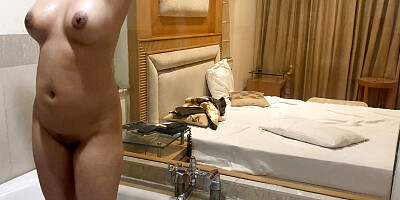 GF-BF Enjoying the Bath-Tub Sex