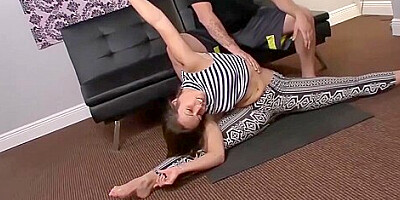 Kelsi Monroe And Rikki Lee - Backbend Sex