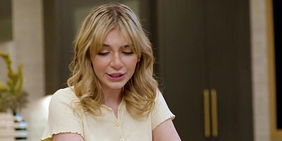 Teen babe tribbing with stepmom and bff