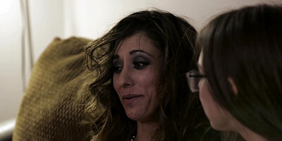 Riley Reid hooks up with lesbian Reena Sky