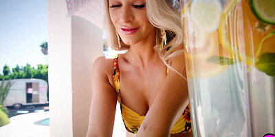 Perfect ass blonde teen posing outdoor