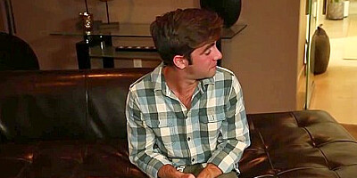 Pervert Guy Wants To Smash His Stepmom After Discovering Her