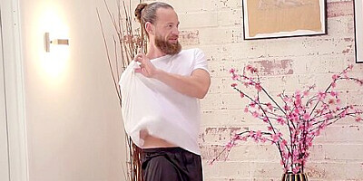 Hot Masseuse Takes Cum In Mouth After Riding A Cock With Brad Newman And Laney Grey