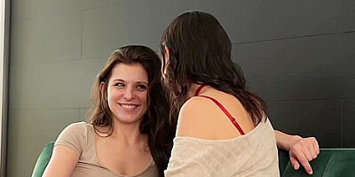 College Babe Fingers Petite Best Friend With Leah Gotti And Angel Windell
