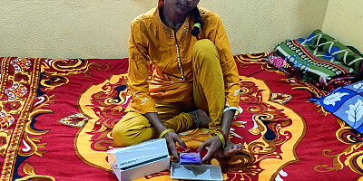 Gave mobile phone to Julie didi and sucked his cock and fucked Julie didi in Juli didi',s in-laws