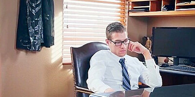 Yurizan Beltran And Xander Corvus In Fingerfucked Secretary Gets Analized By Her Boss