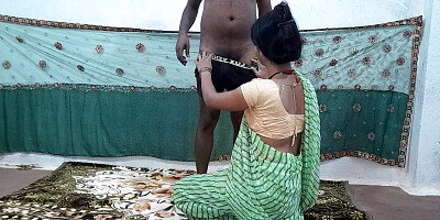 Rashmi bhabhi ko jamkar choda or land chusaya or pet par hi pani chhod diya hot sexy bhabhi ki Desi hard chudayi