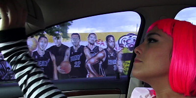 Pink-haired girl with braces finds comfort and good cock in car