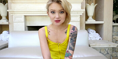 Making out with a puny tatted blondie