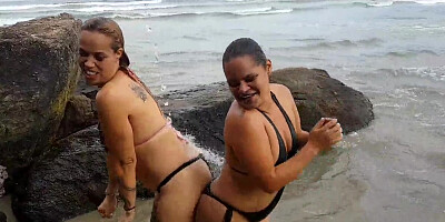 Me and my hottest pal went to spend the weekend at the beach and we got caught! Paty Ass - Stunner Pixie