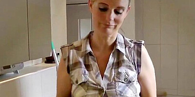 german maid fucked in yellow rubber gloves