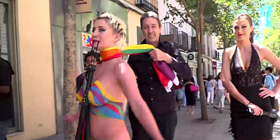 Painted body bombshell fisted in public places