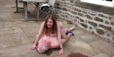 Fucking outdoor with mature chick